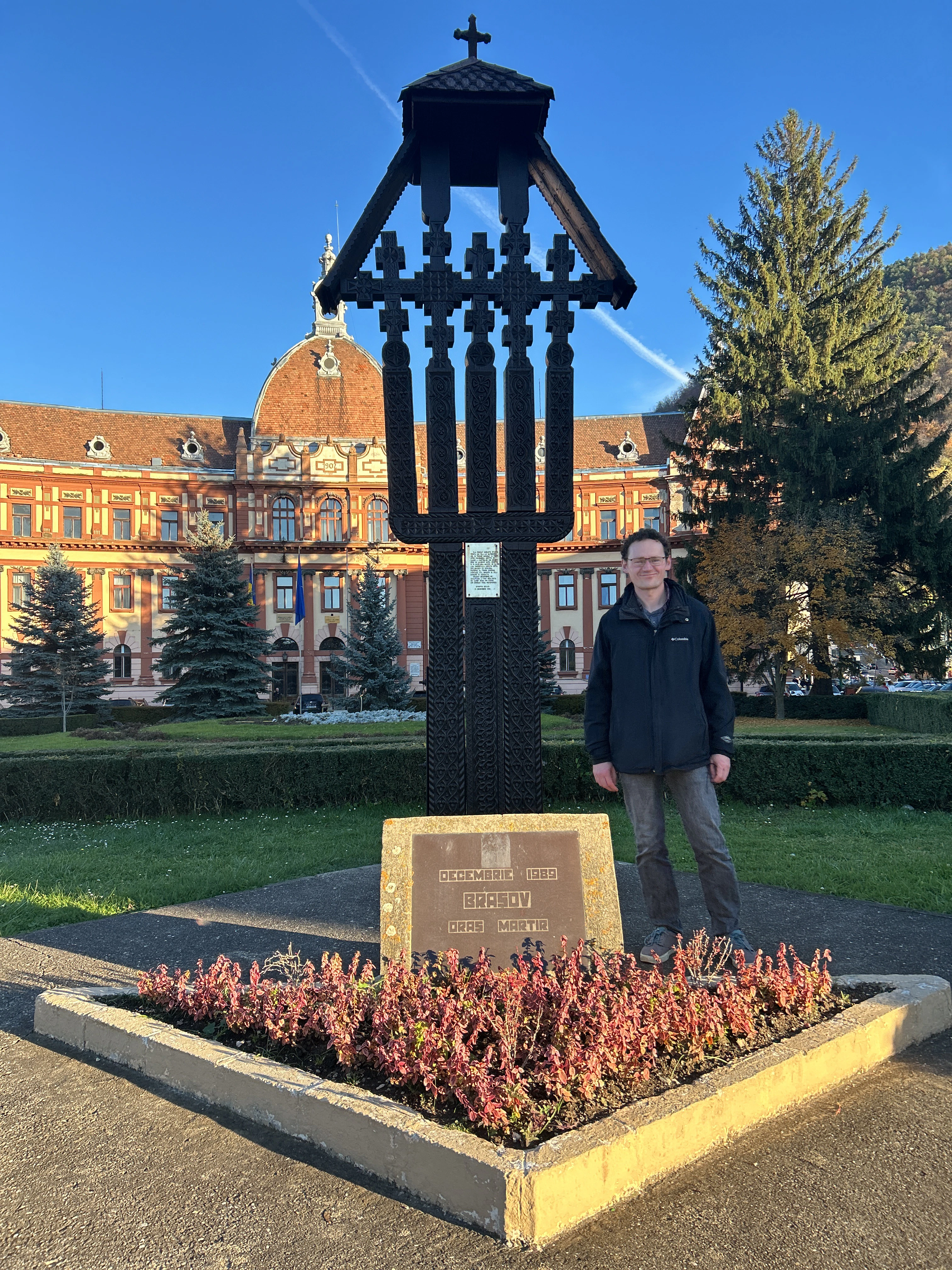 Joueur explorant Brasov avec Questo