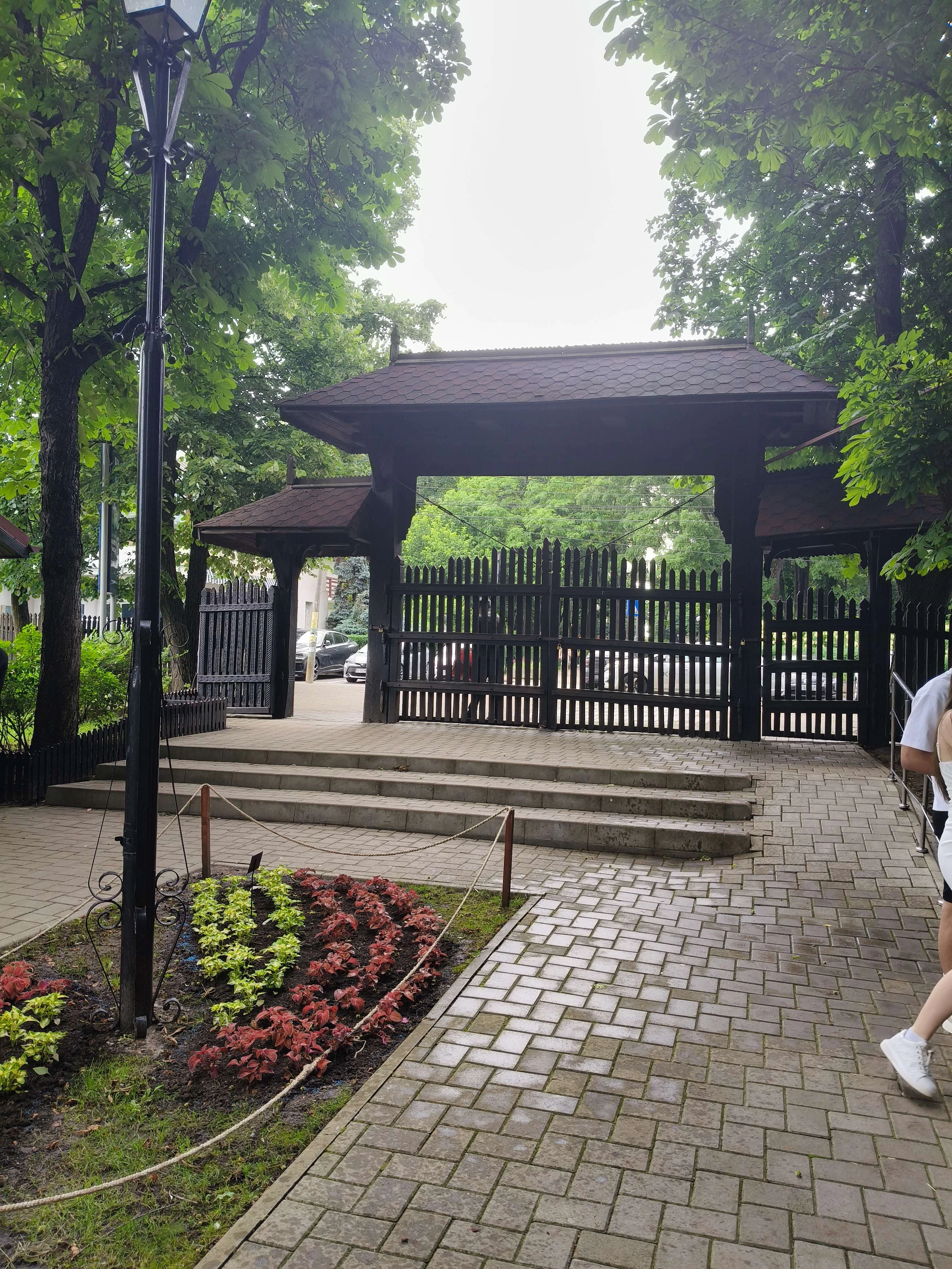 Player photo from Garden's Knights: Gradina Botanica Iasi walking tour in Iasi