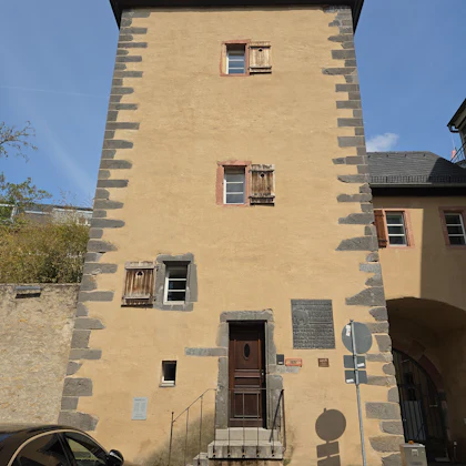 Player photo from Frankfurt: The Lost Waters of Alt-Sachsenhausen walking tour in Frankfurt