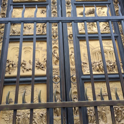 Player photo from The Medici Story. On the trail of a stolen painting around Florence walking tour in Florence