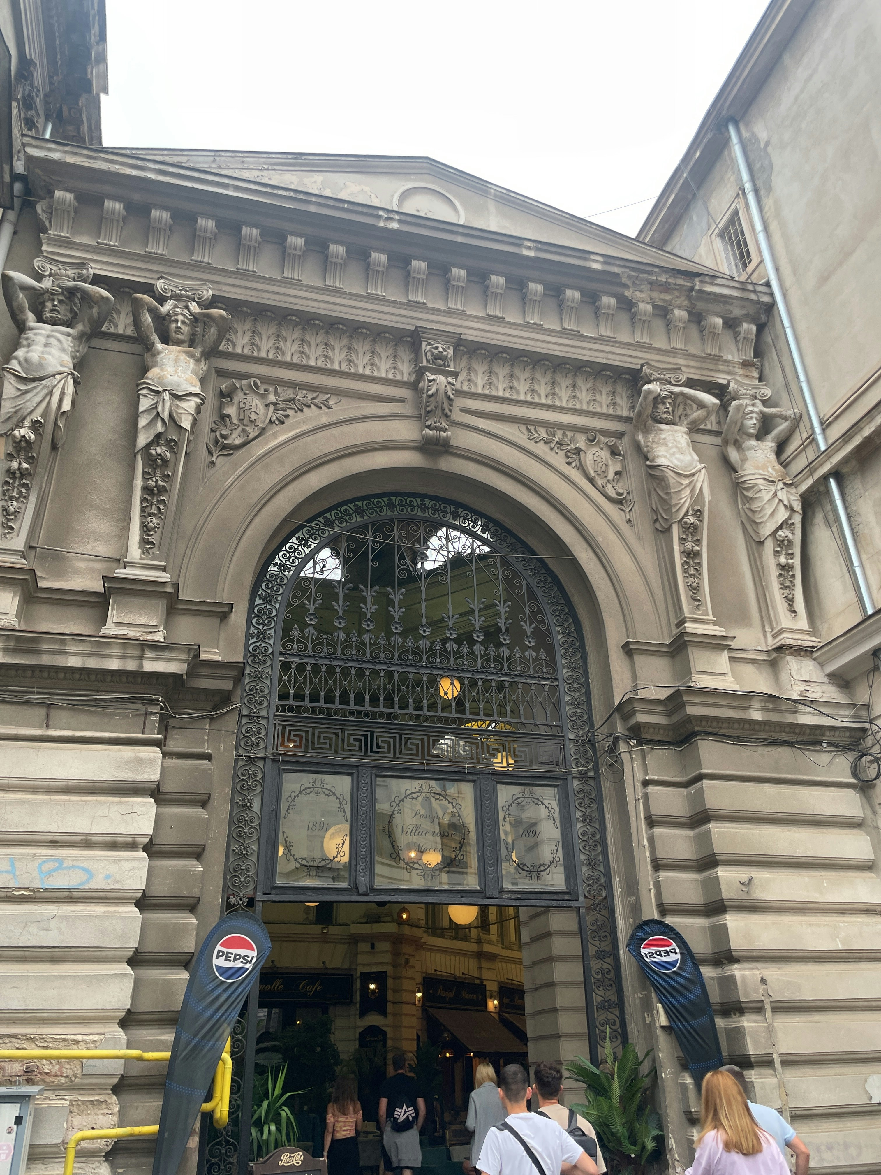 Player photo from Bucharest: Un bal regal, o șansă la tron!  walking tour in Bucharest