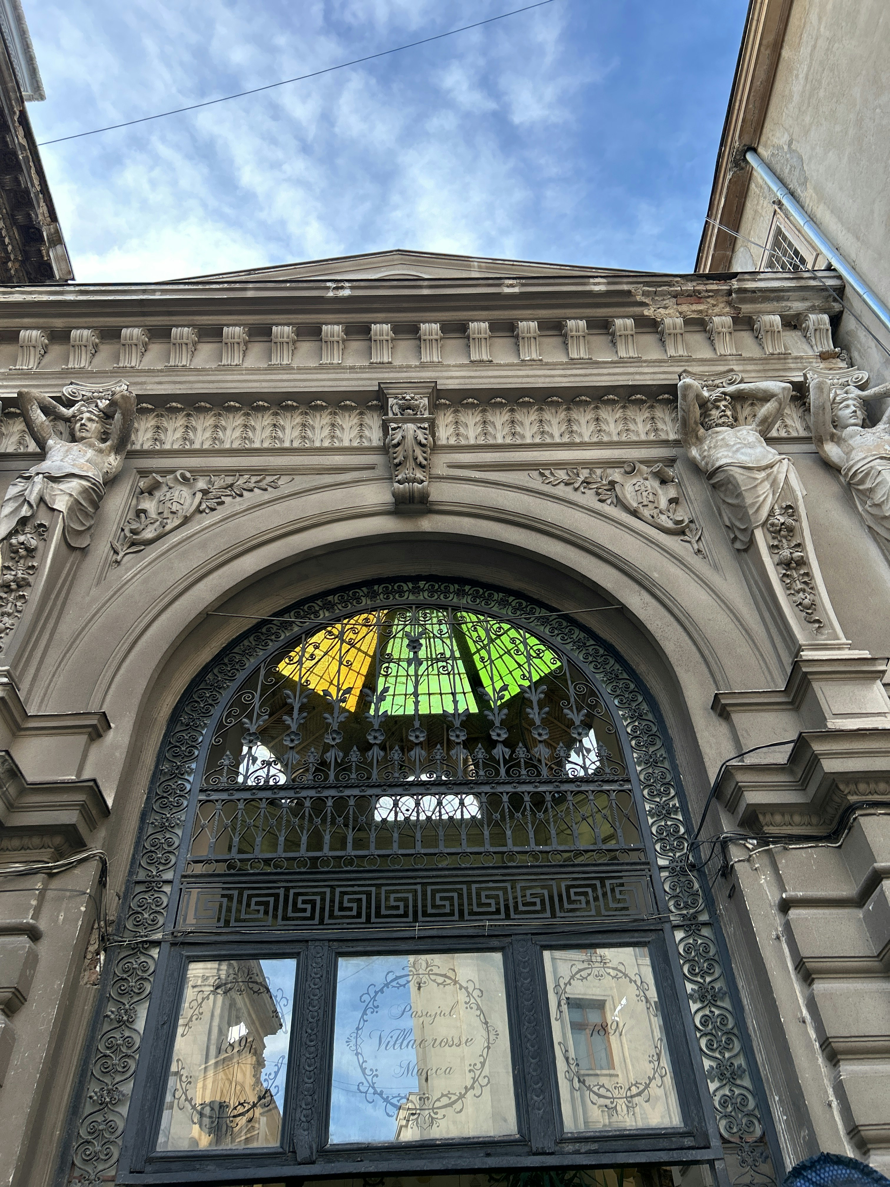 Player photo from Bucharest: Un bal regal, o șansă la tron!  walking tour in Bucharest