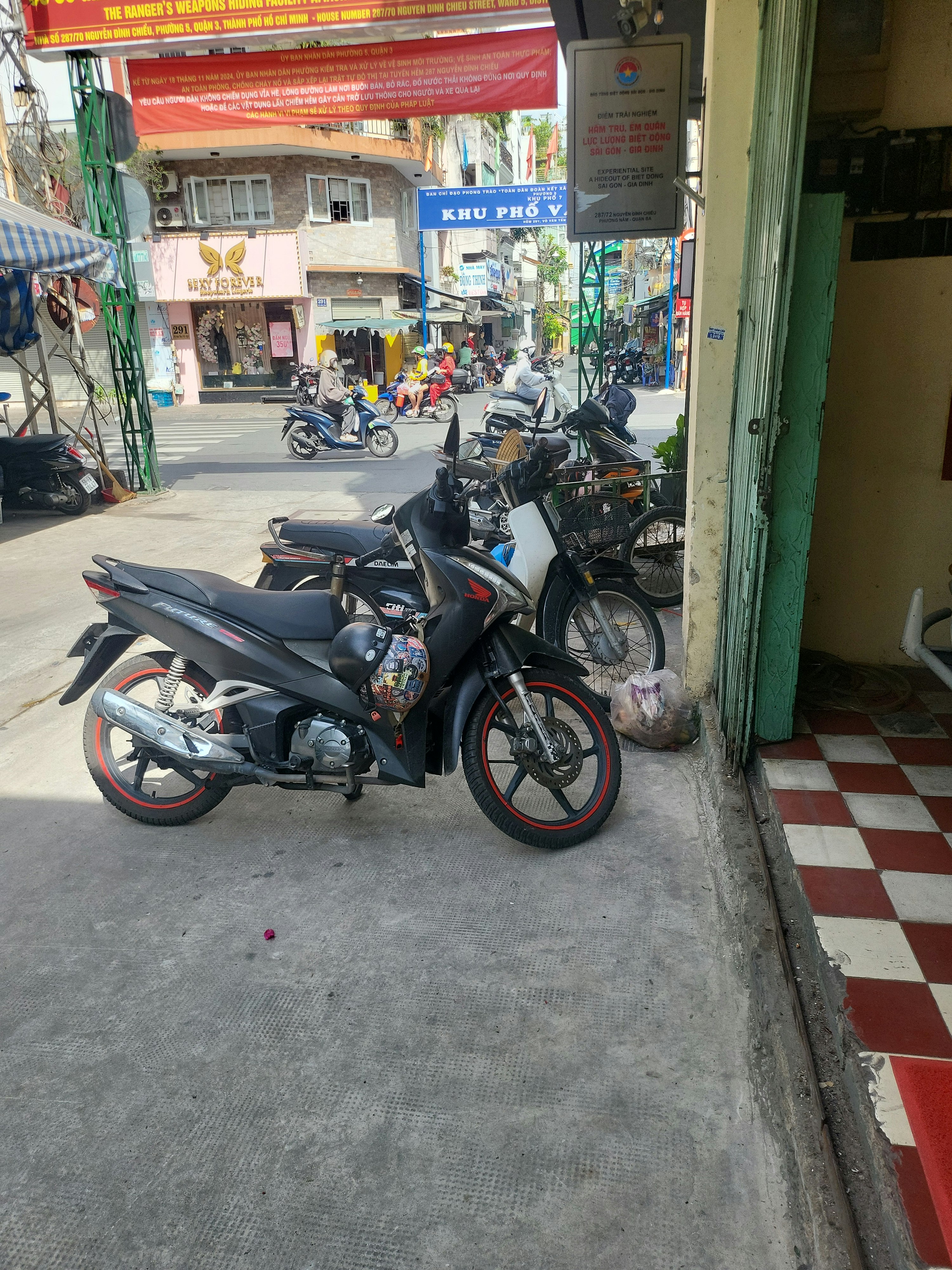 Player photo from Hero of Hồ Chí Minh - in Shadows of War walking tour in Ho Chi Minh City