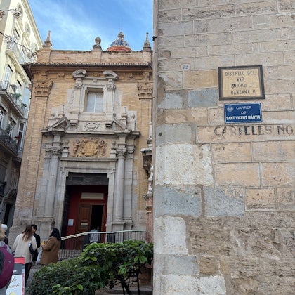 Player photo from València HOLY GRAIL: The Research walking tour in Valencia