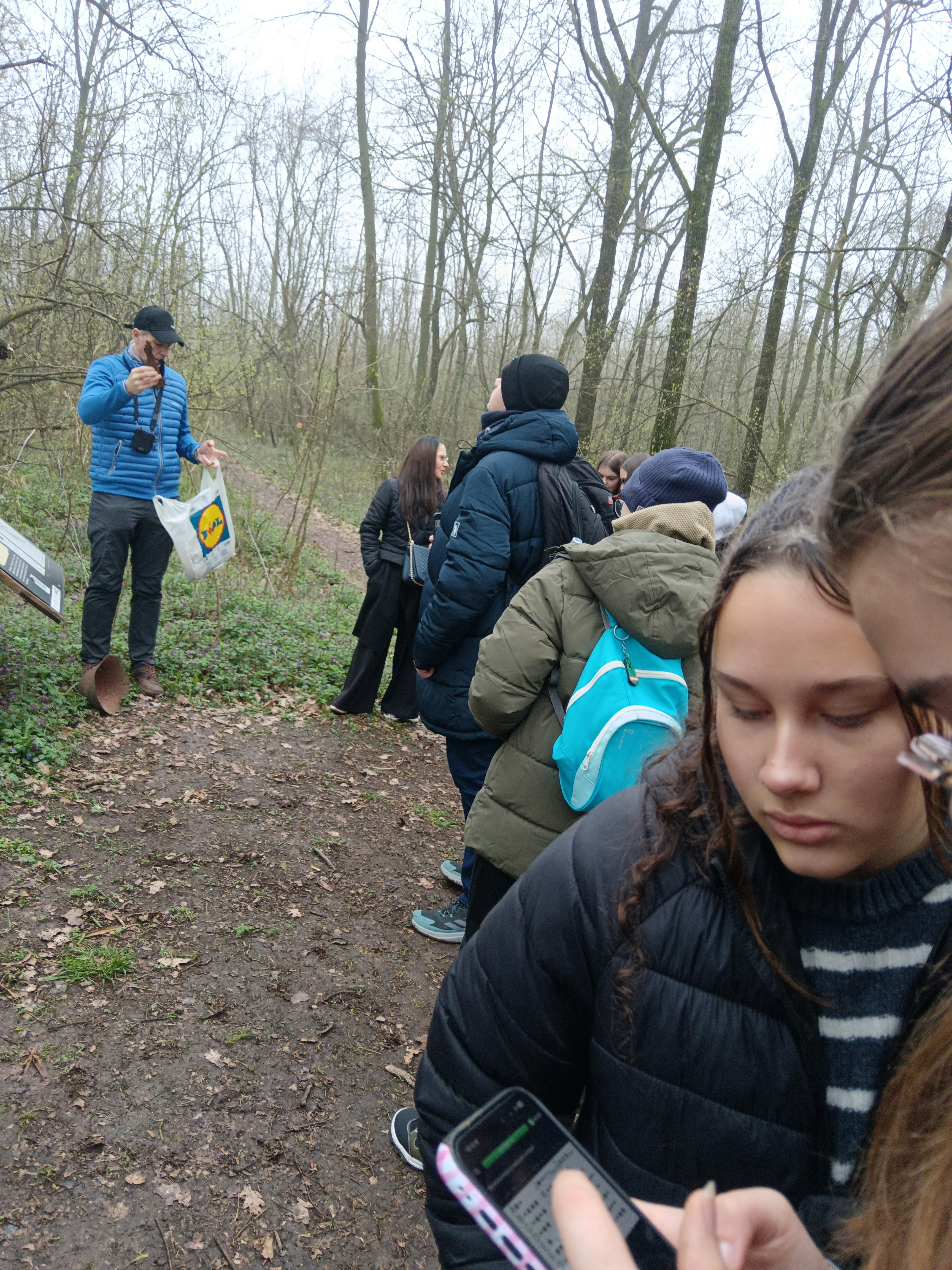 Player photo from Eroi pe fronturi paralele