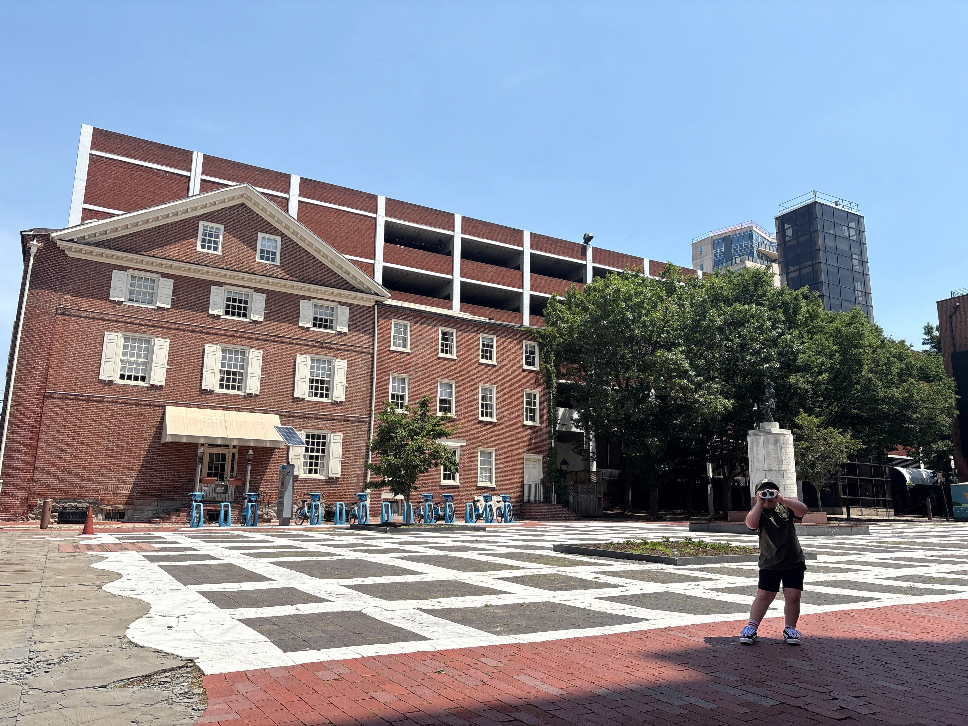 Photo d’un joueur sur Kid Quest: Résout le mystère des cinq sens perdus à Philadelphia