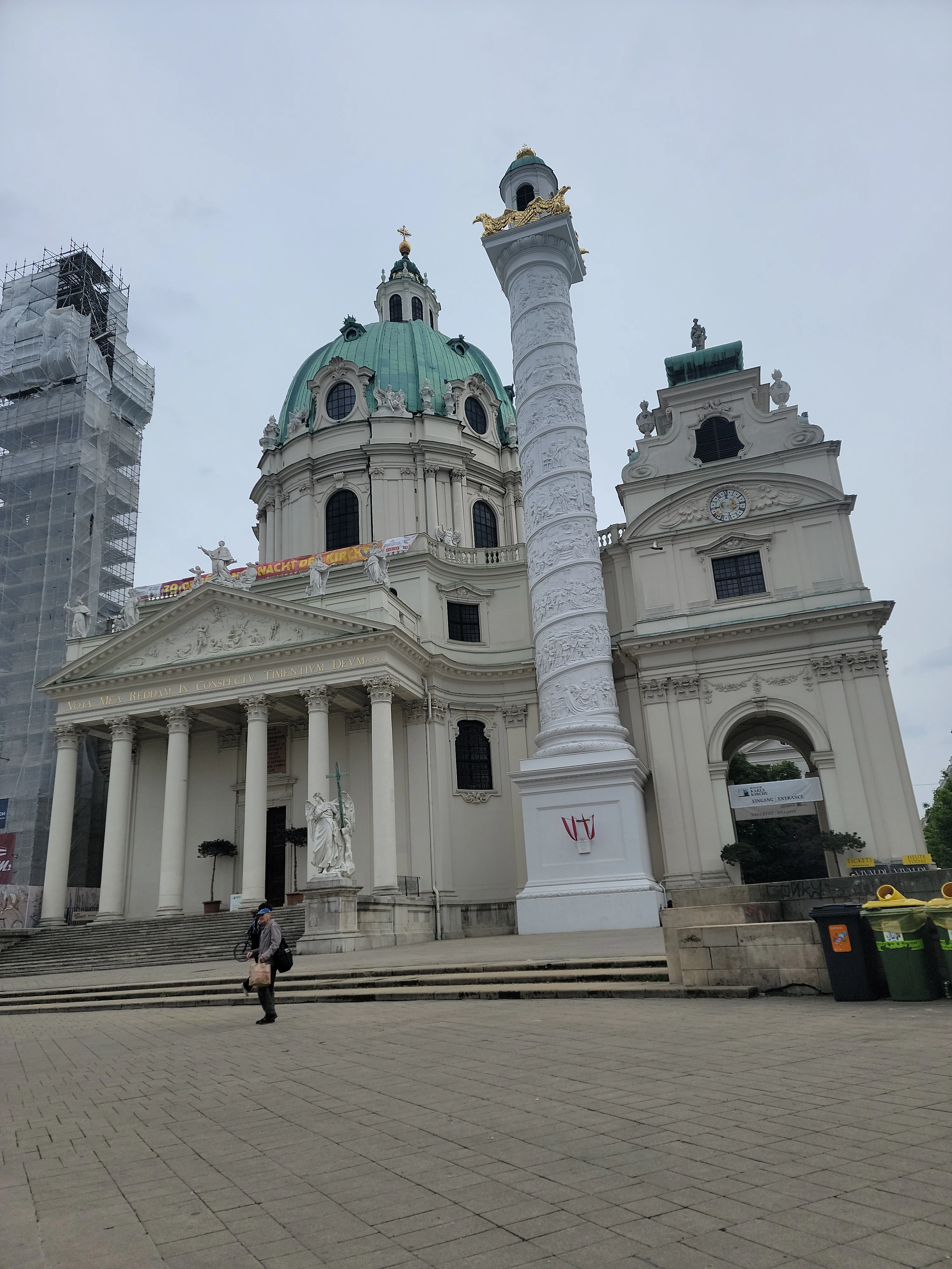 Jugador explorando Vienna con Questo