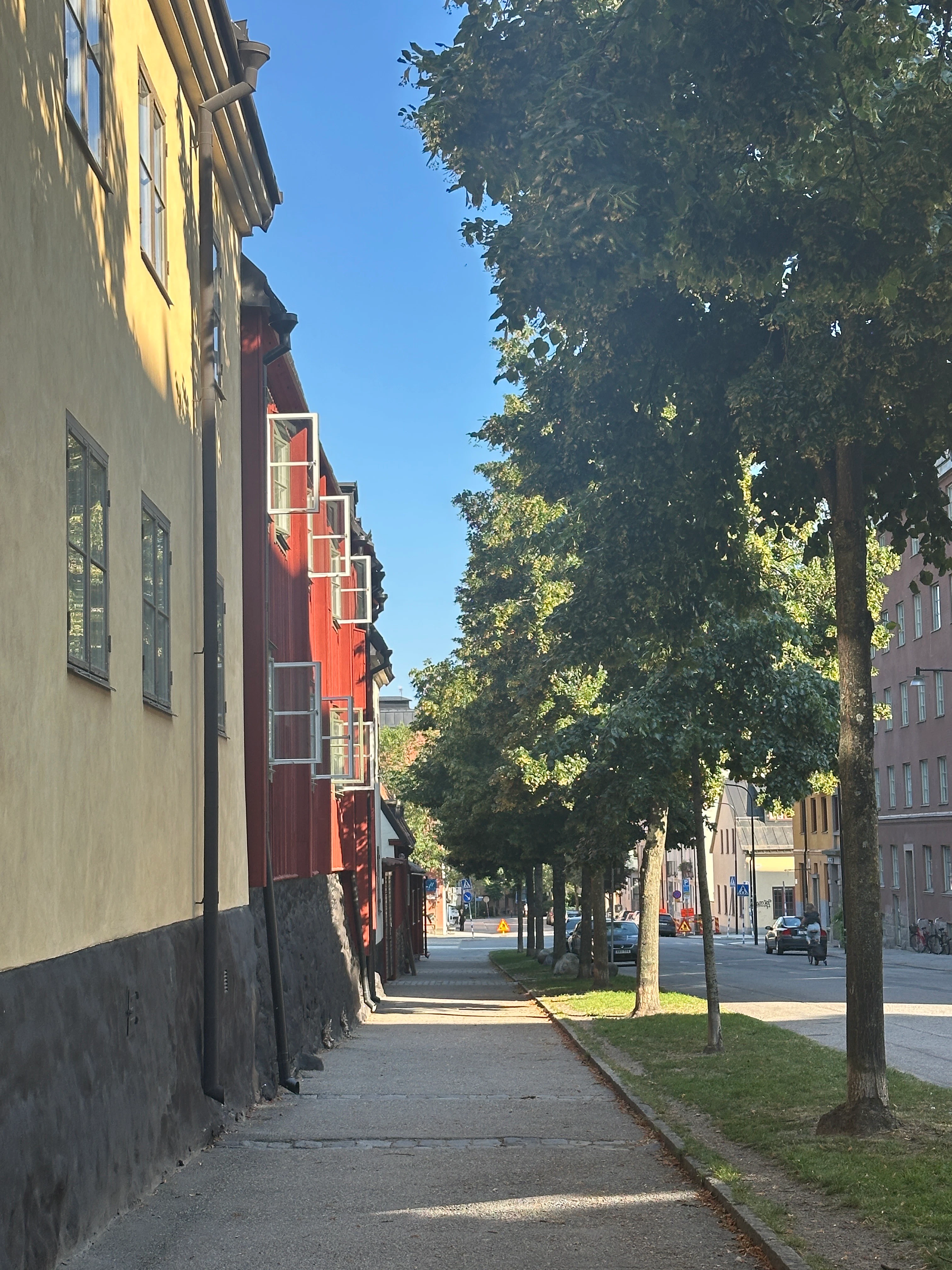 Spieler erkundet Stockholm mit Questo