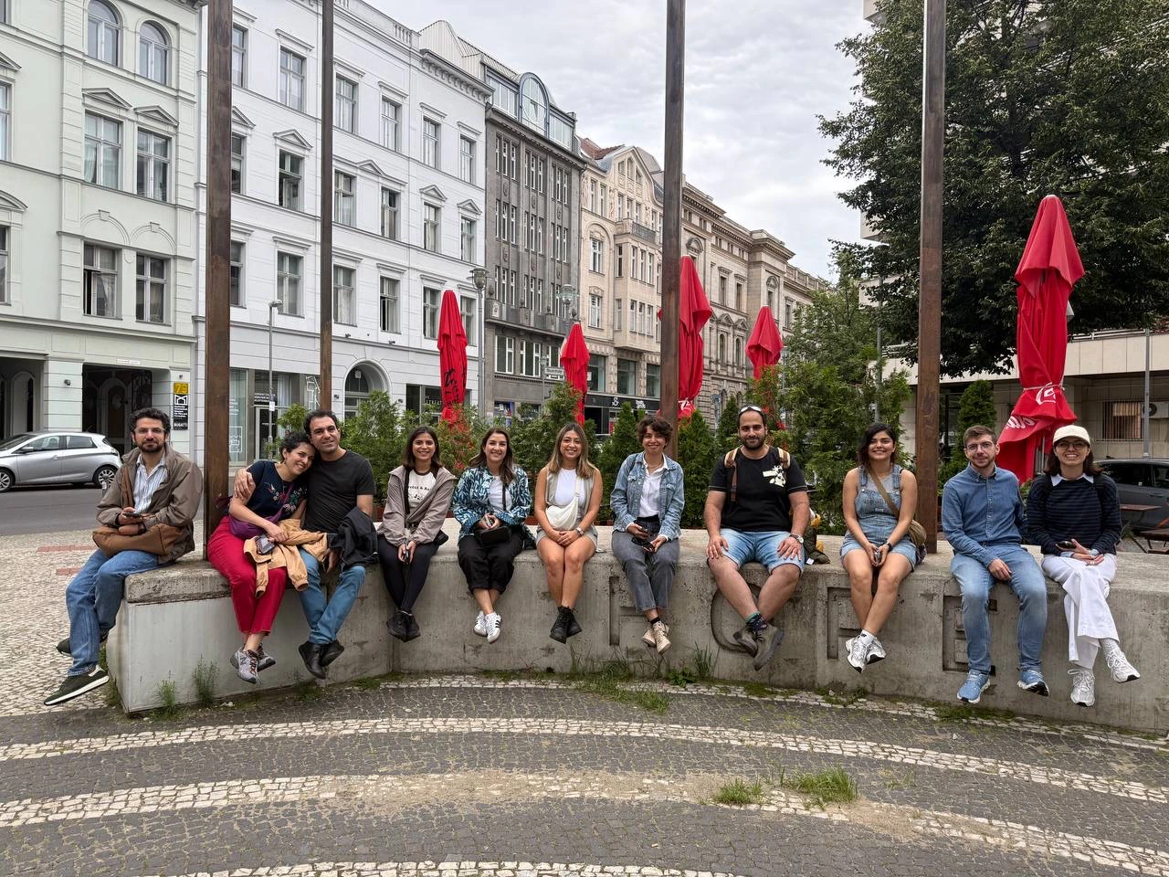 Jugador explorando Berlin con Questo