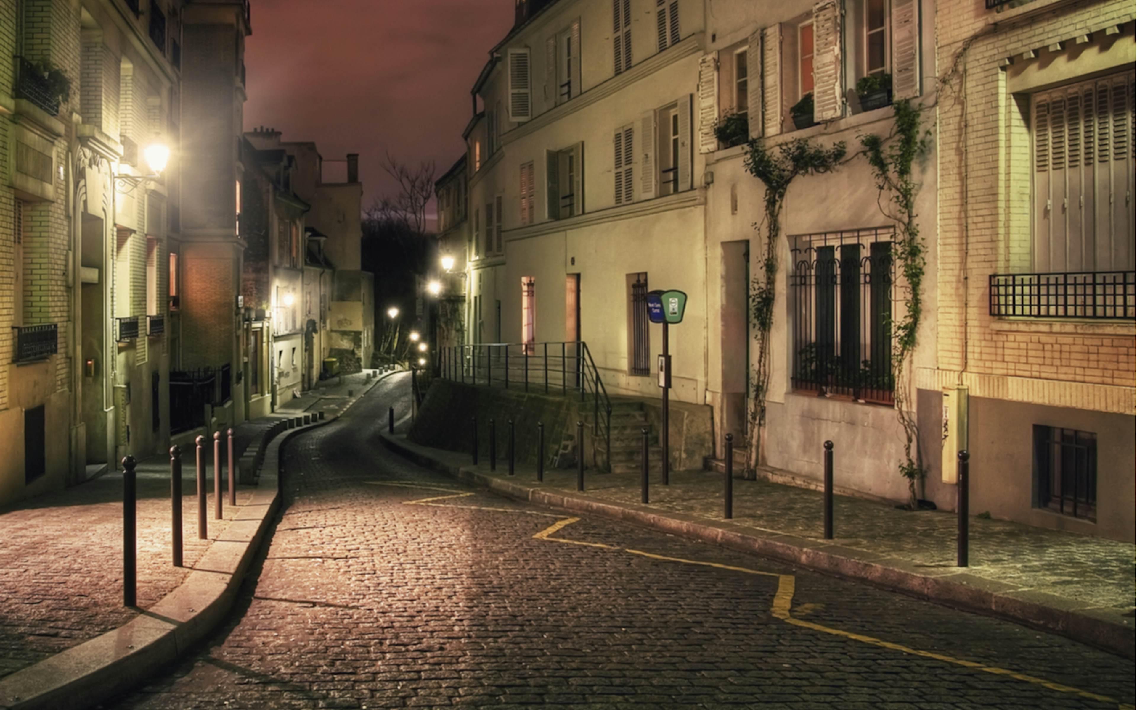 Ghosts of Paris: Mona Lisa Murder Mystery Walking Tour & Escape Game