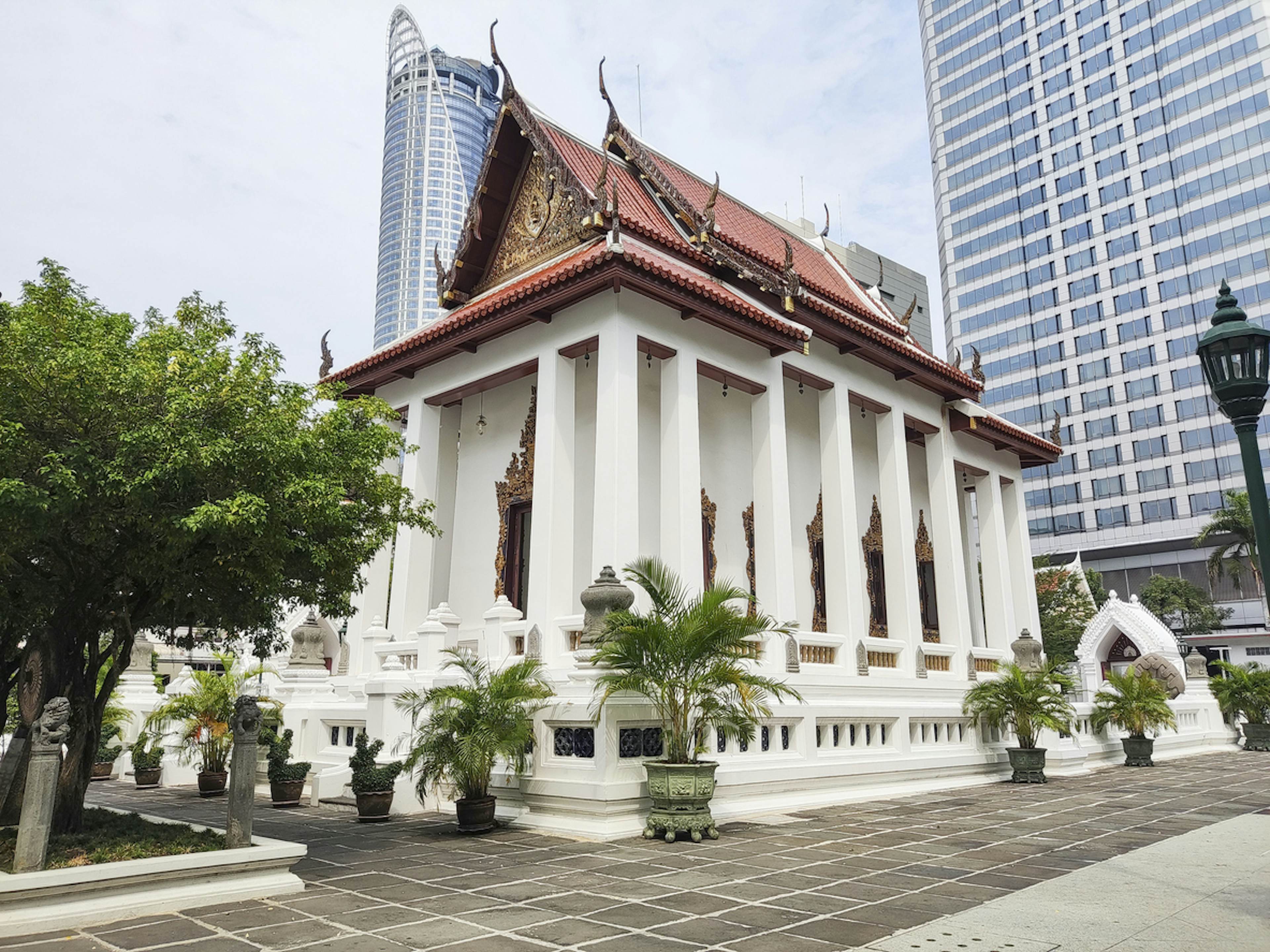 Prince Phutharet Square