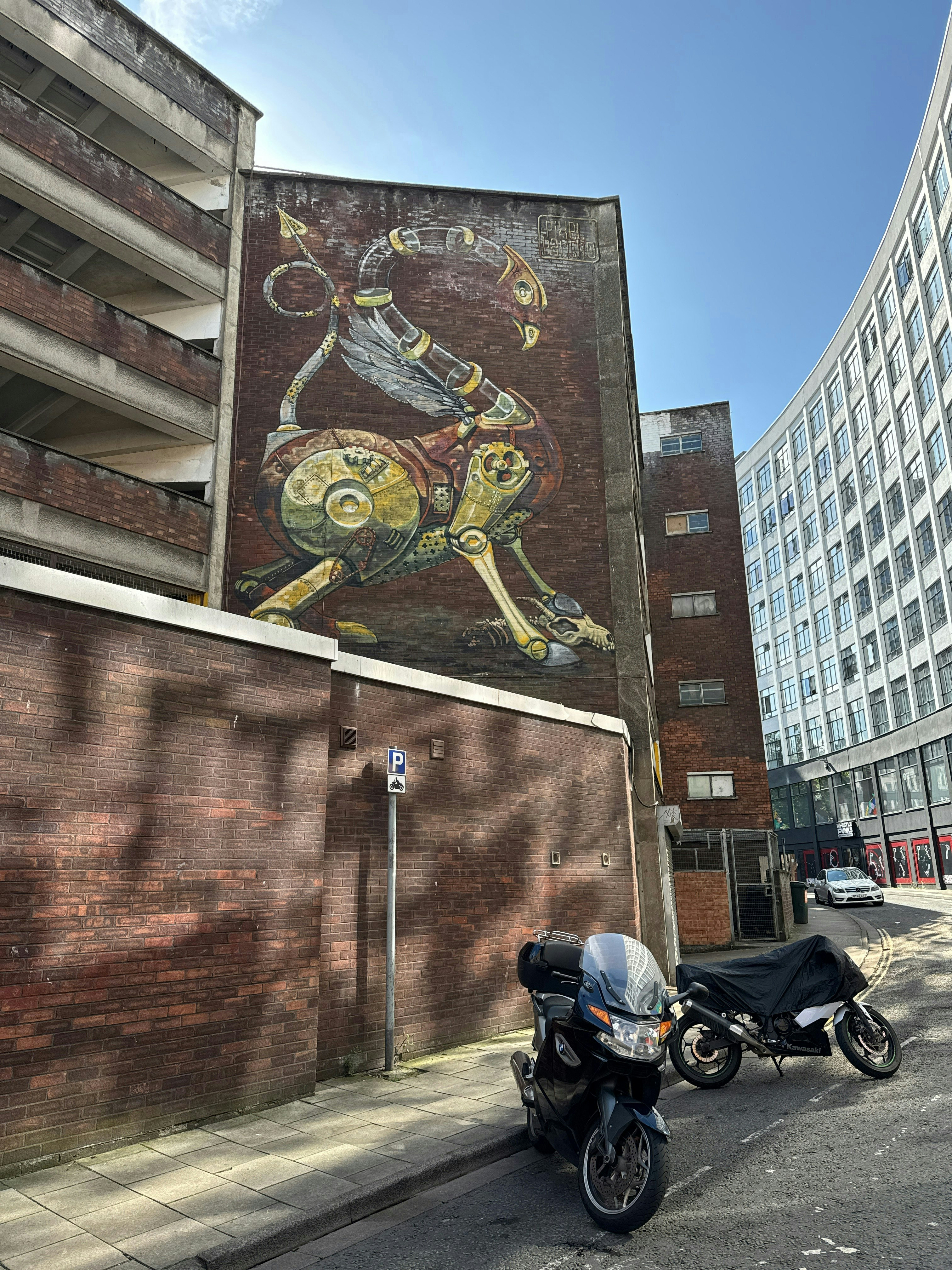 Street Art Bristol: From Banksy to the Capital of Graffiti Walking