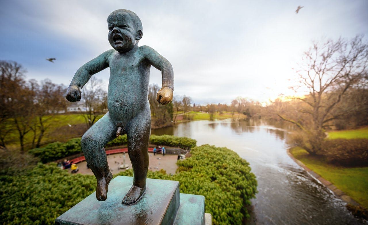Oslo's Vigeland Park: Alien threat image