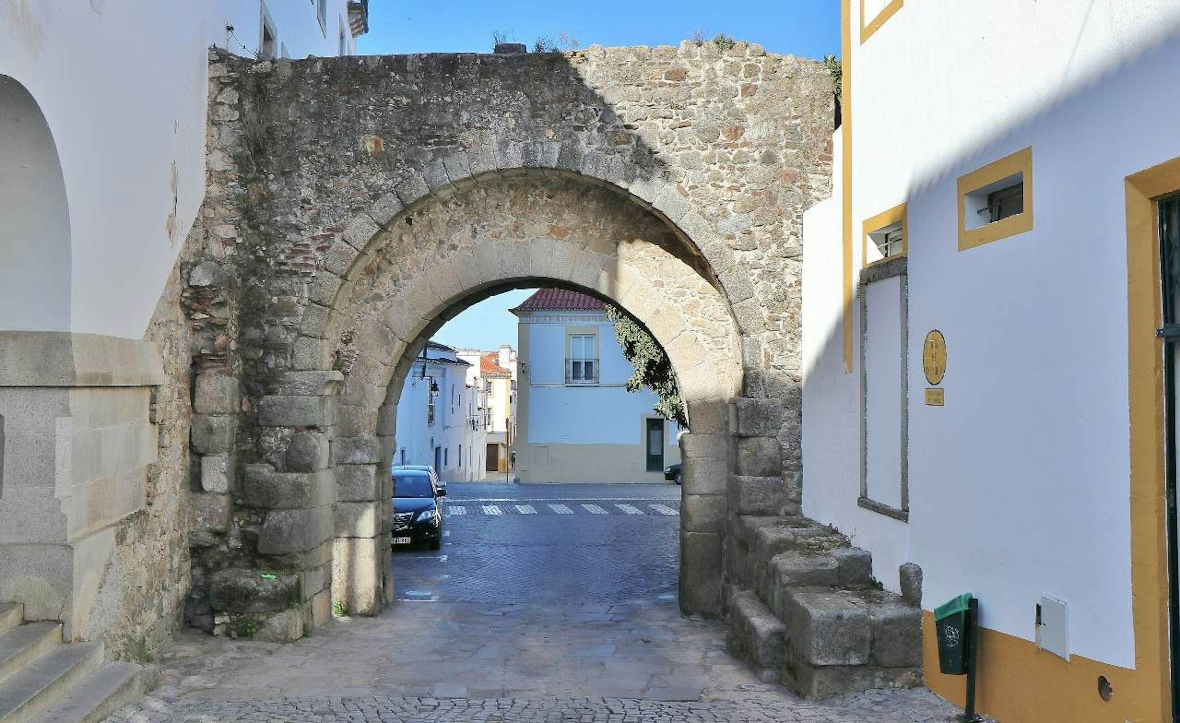 Arco Romano de Dona Isabel