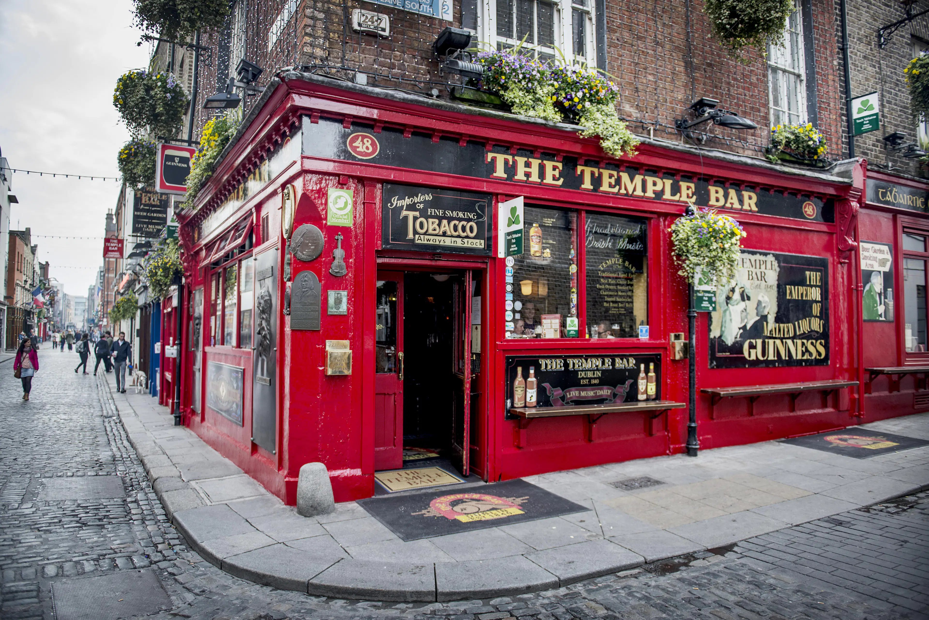 Old Town Dublin: Famous Pubs image 1