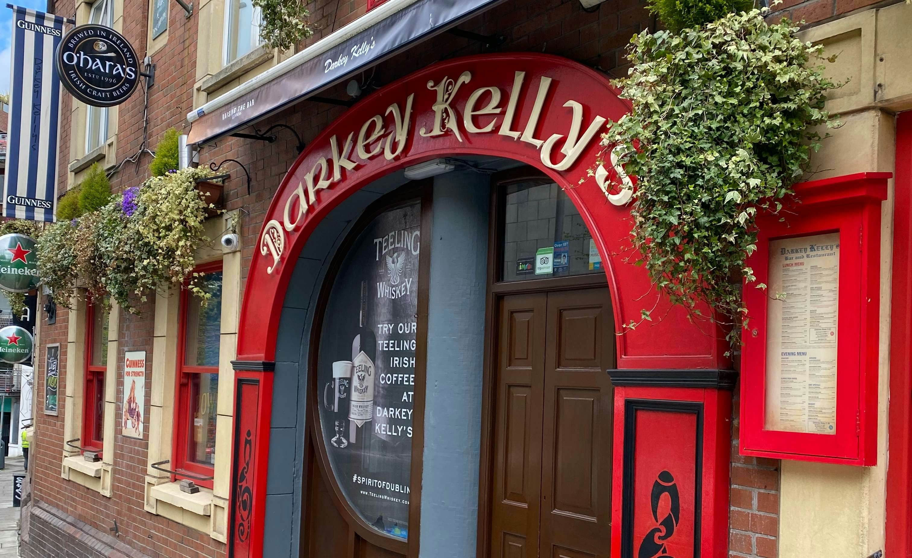 Old Town Dublin: Famous Pubs image