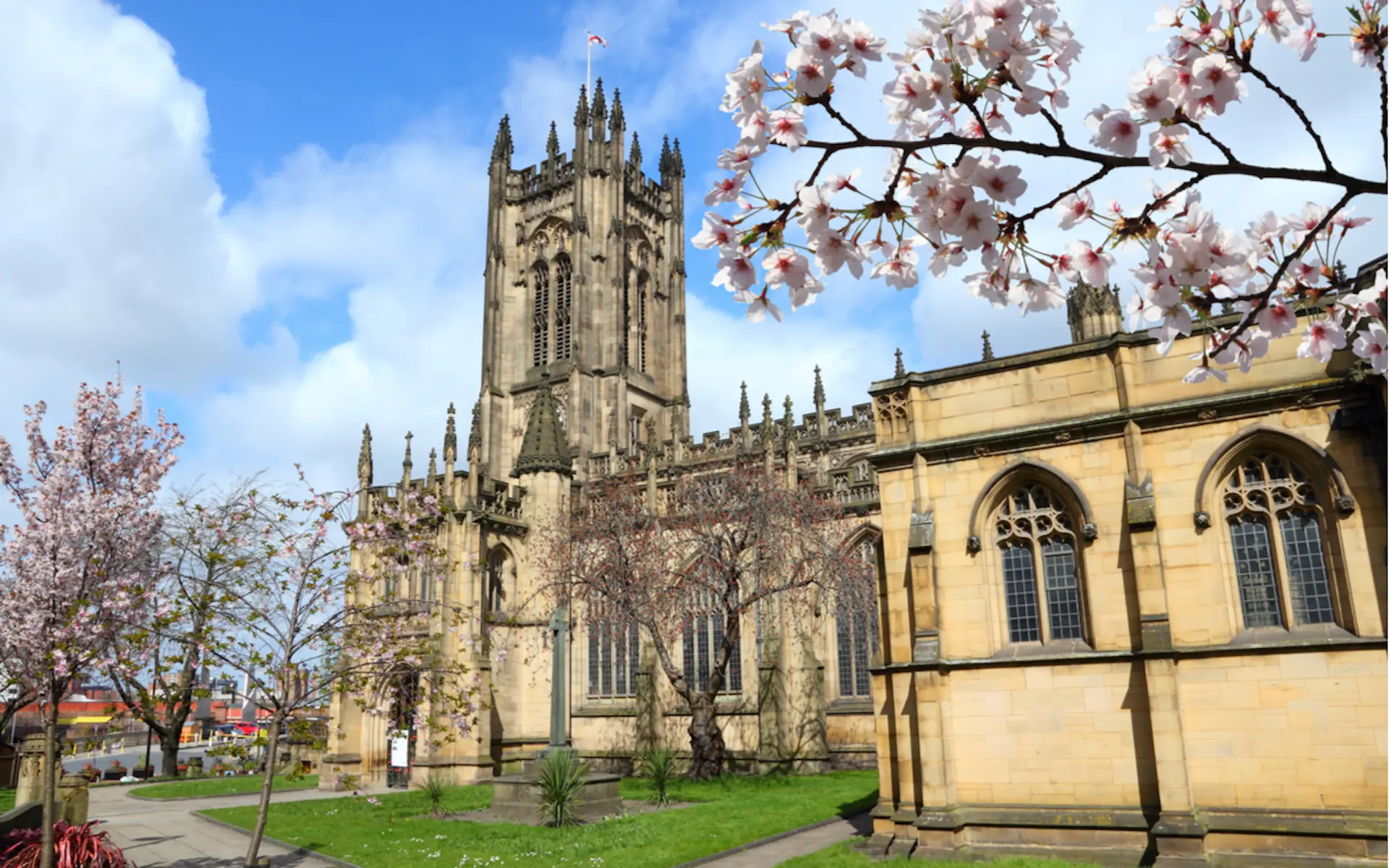 Highlights of Manchester: Walking Tour & Escape Game image 1