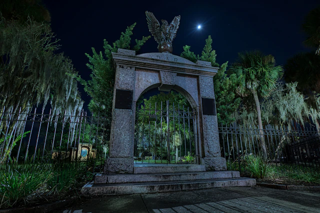 Ghosts of Savannah: Haunted City