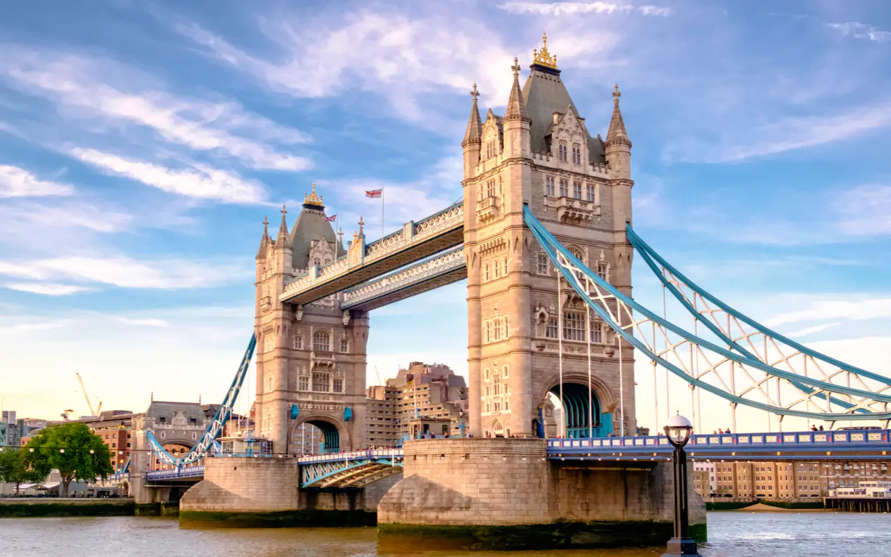 Wonders of London Bridge: Troll Hunt image 1