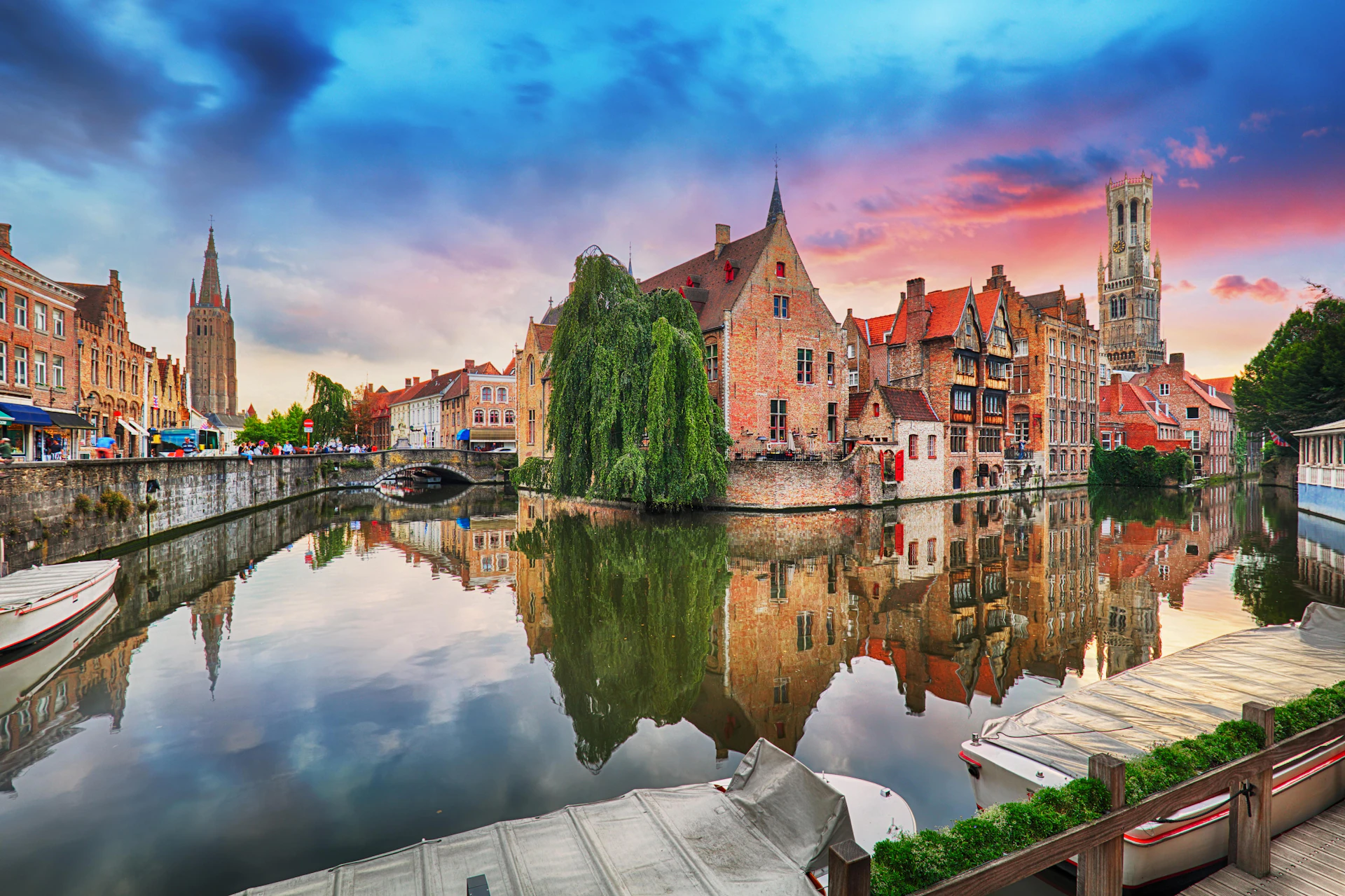 Romantic Bruges: Love Between the Canals