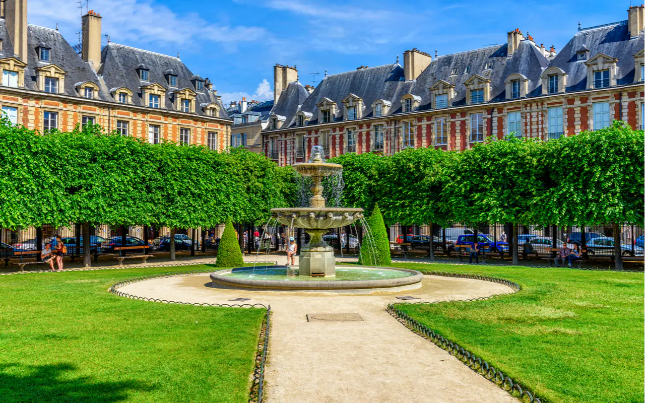 Le Marais Highlights: The Mysterious Note, Paris image 1