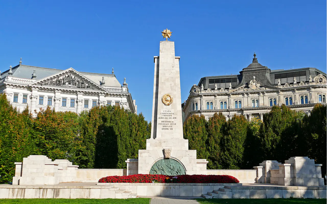 Budapest Highlights: The Supernatural Detective image 1