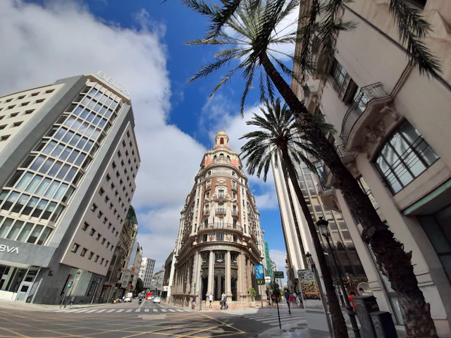 Highlights of Valencia: Time Travel Hero