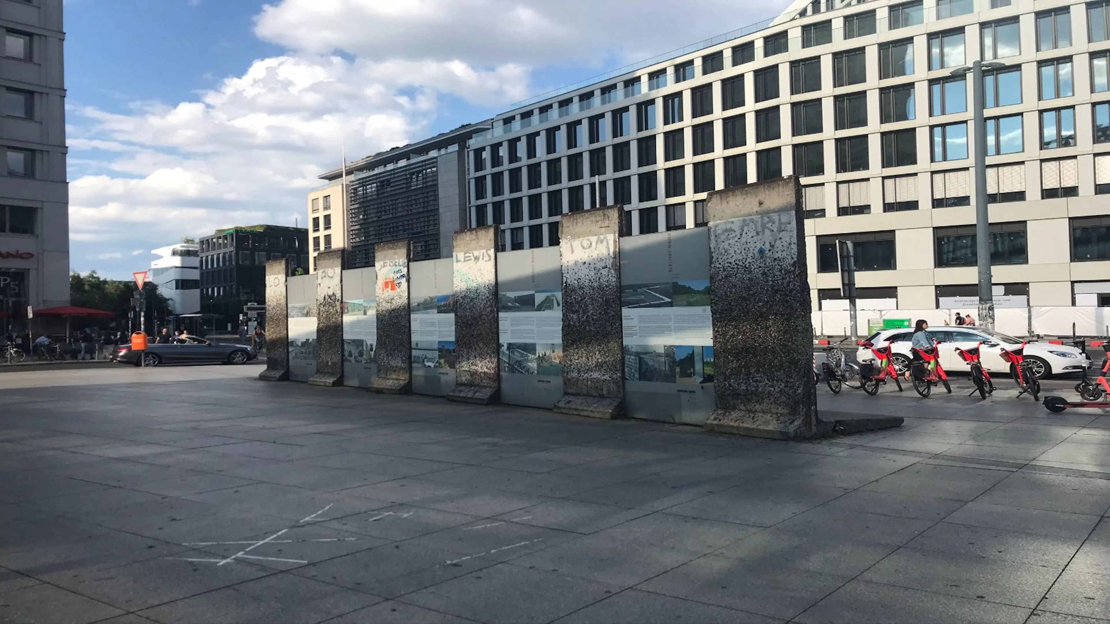 Berlin: Tiergarten District Highlights image 1