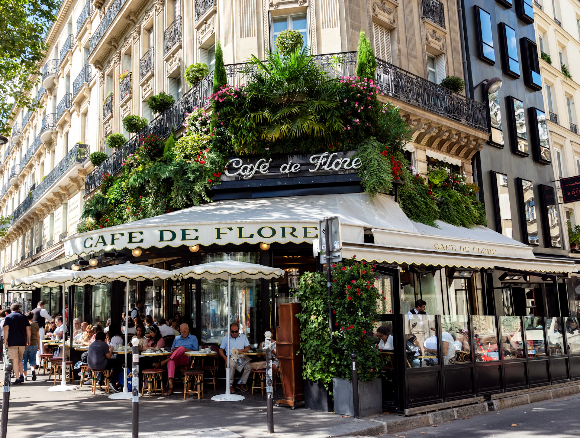 Emily in Paris: The Secret Penpal