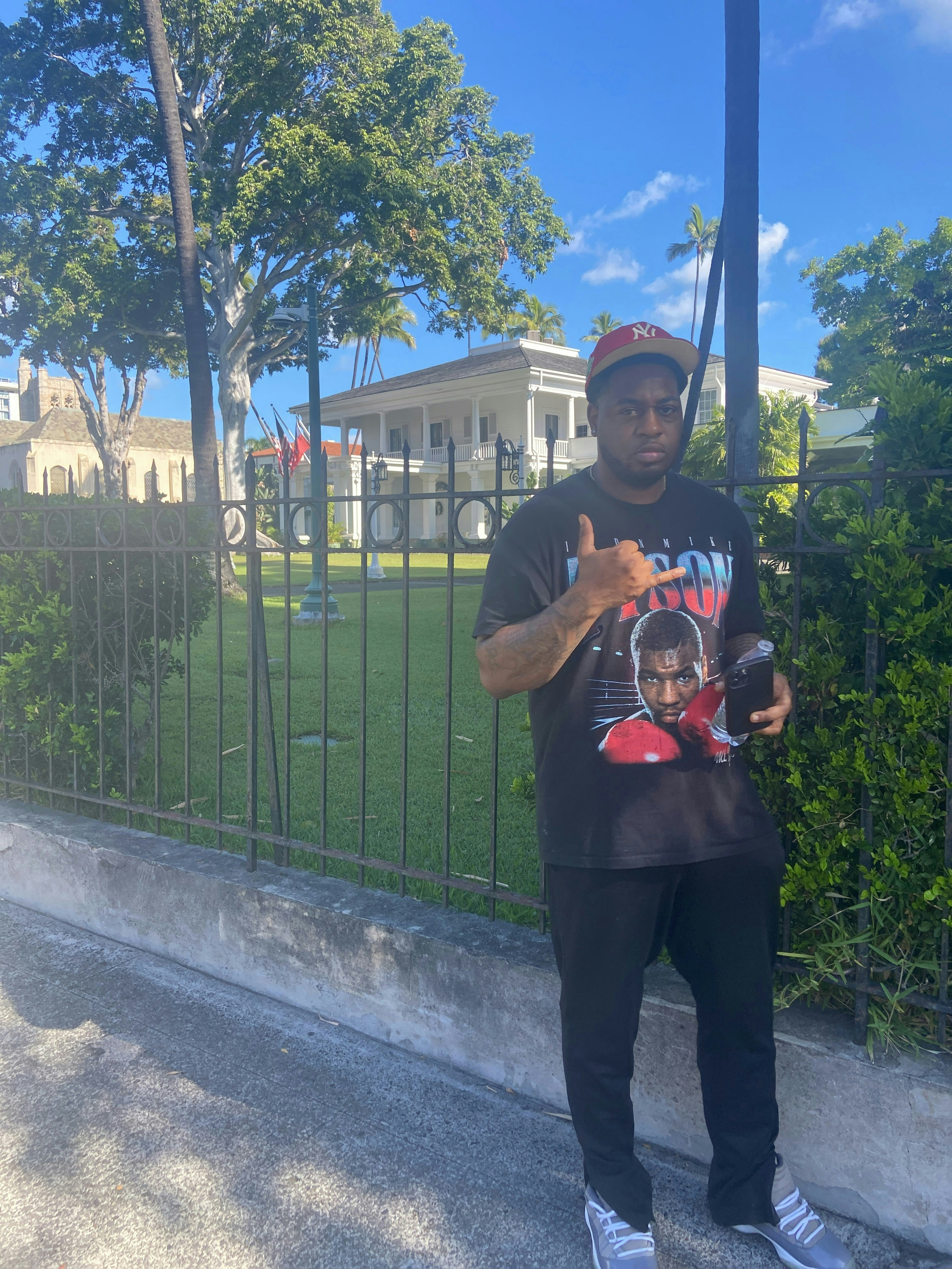 Romantic Honolulu: Lovers in Paradise image 2