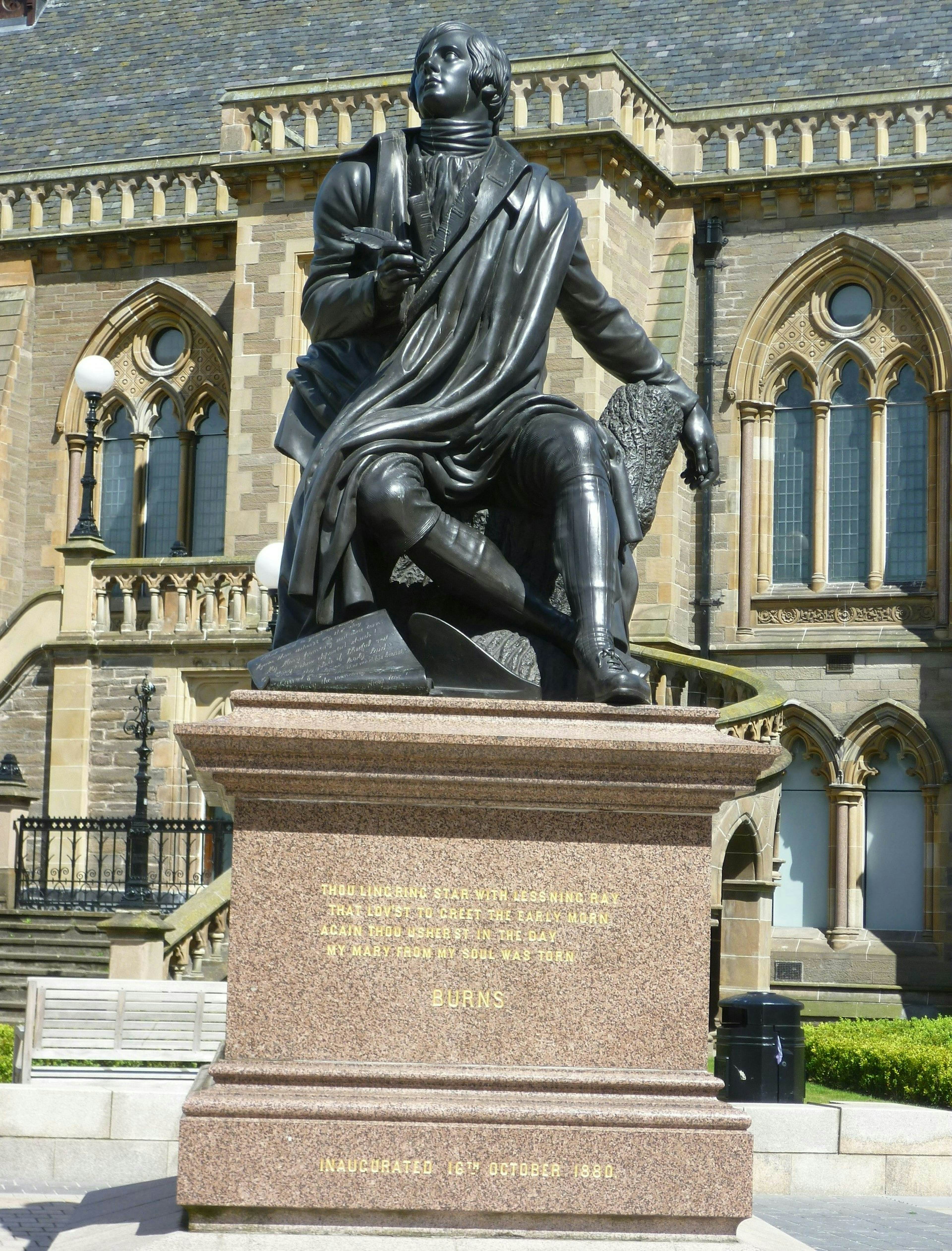 Robert Burns statue