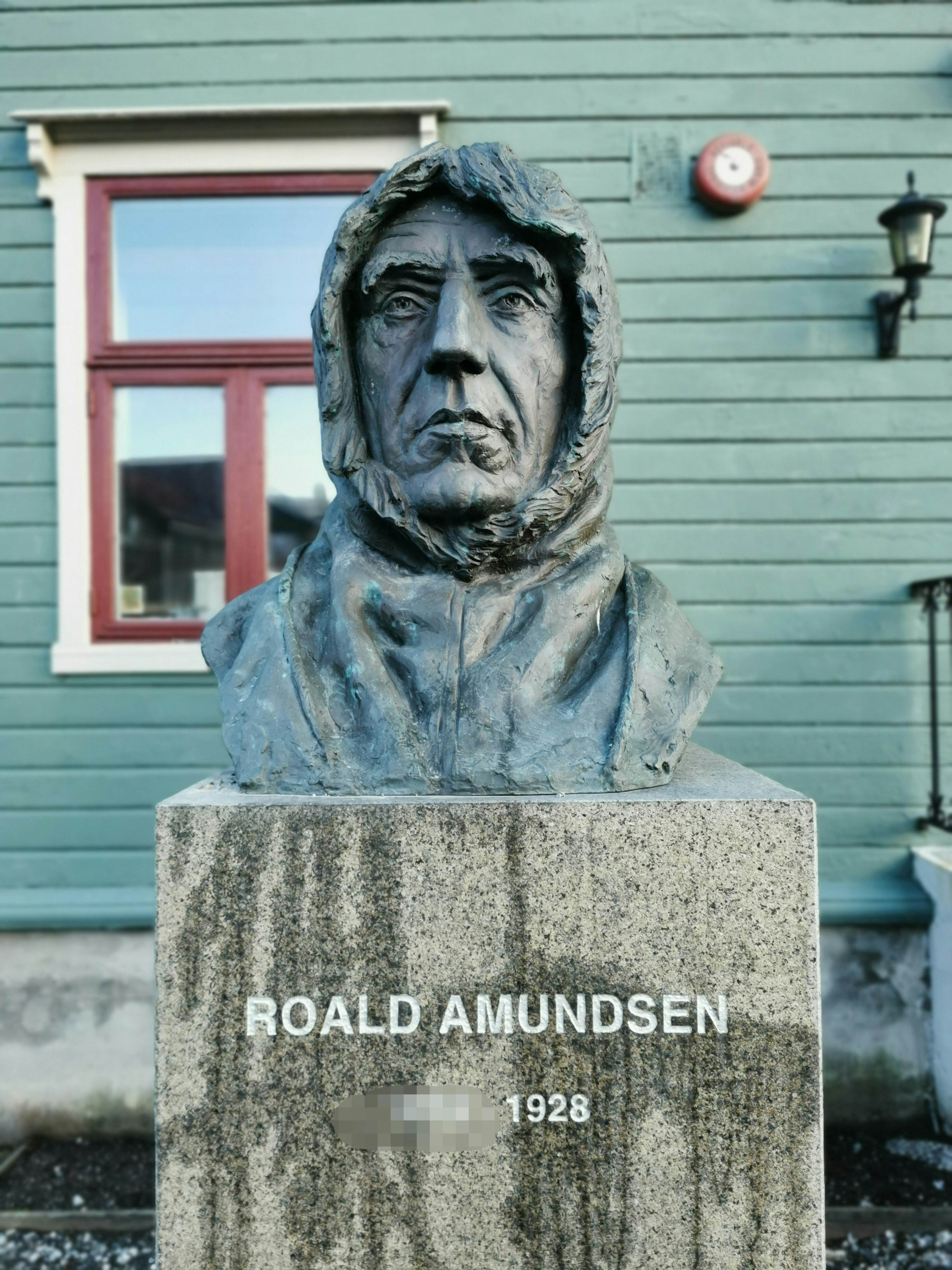 Statue by the Polar Museum