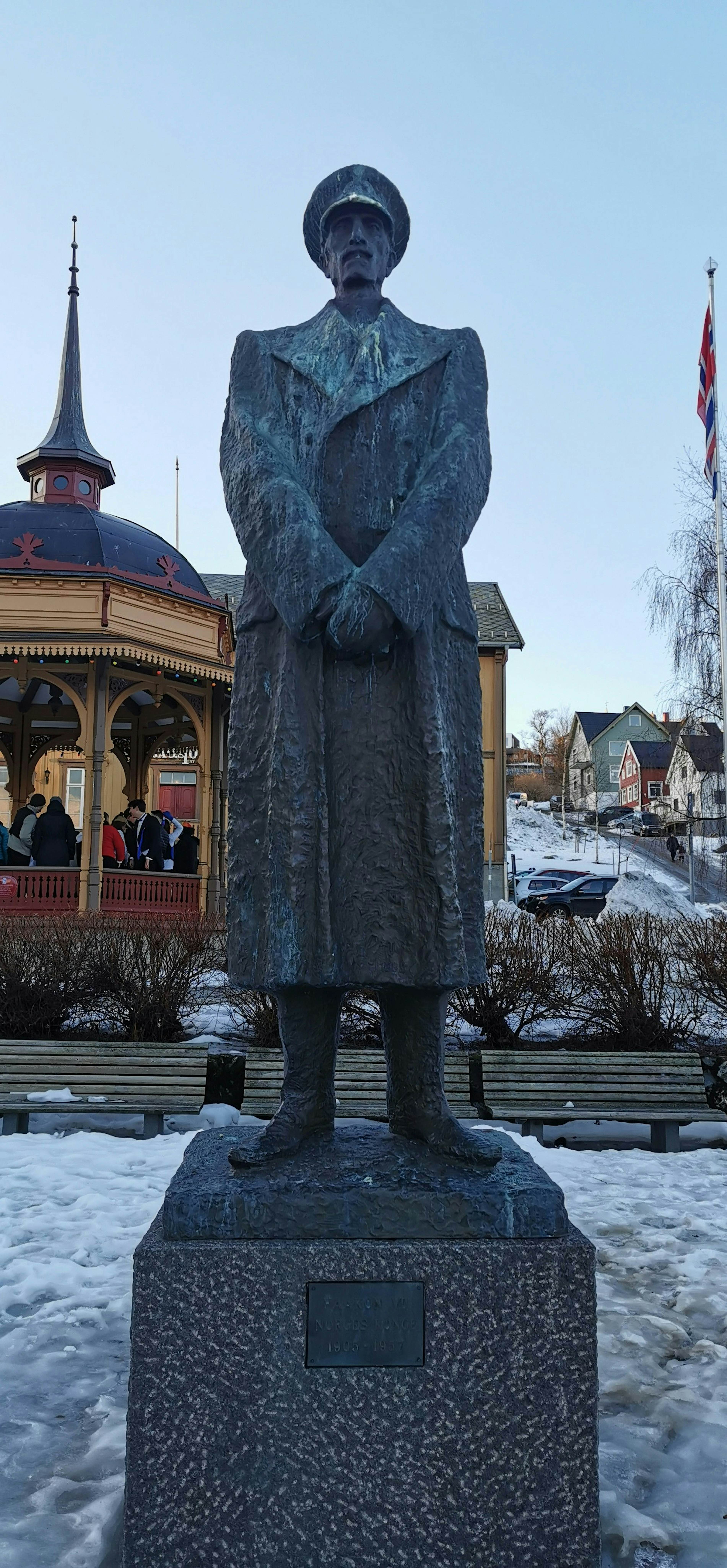 King Haakon Statue