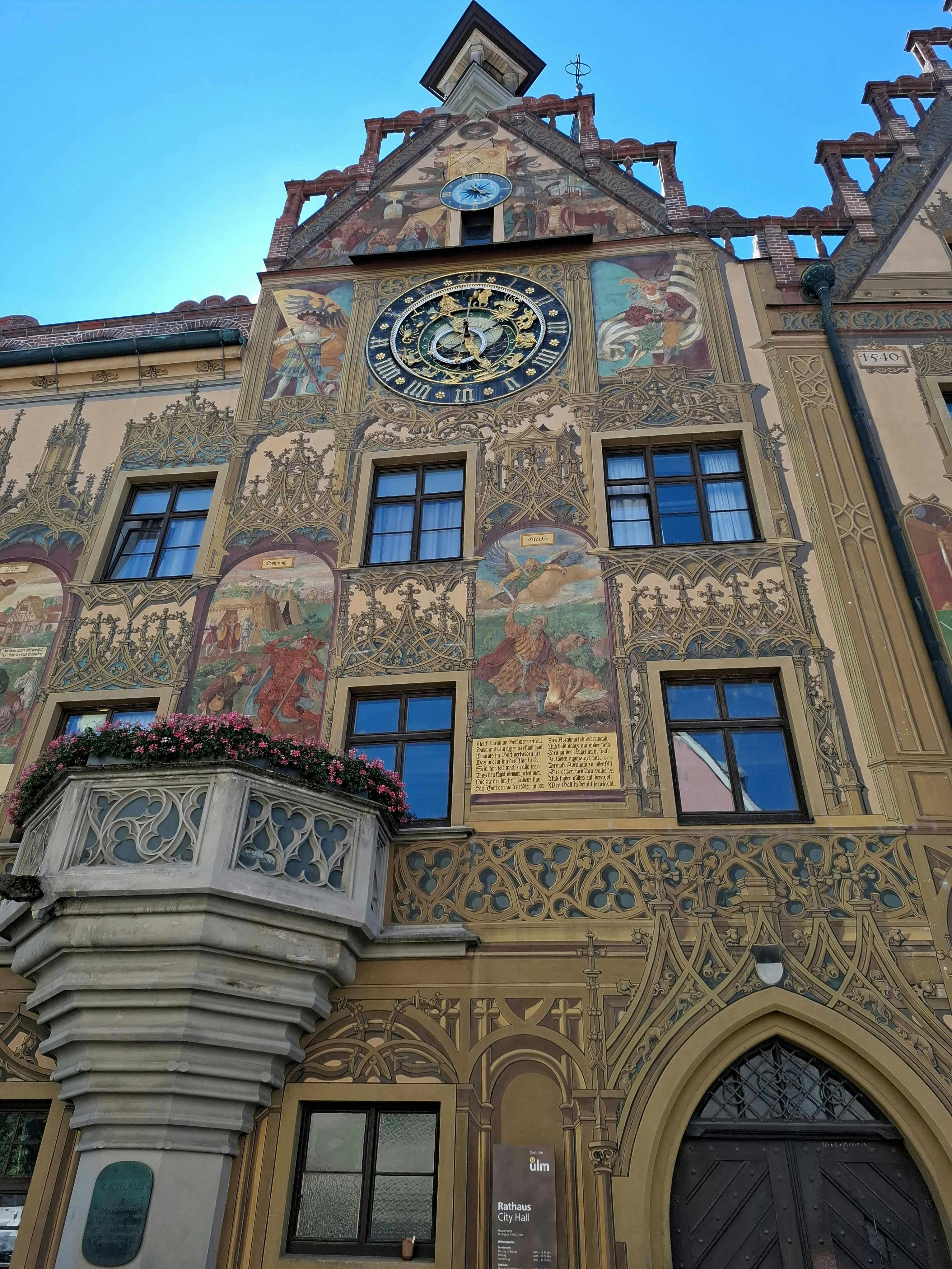 The five gilded sparrows in Ulm image 2