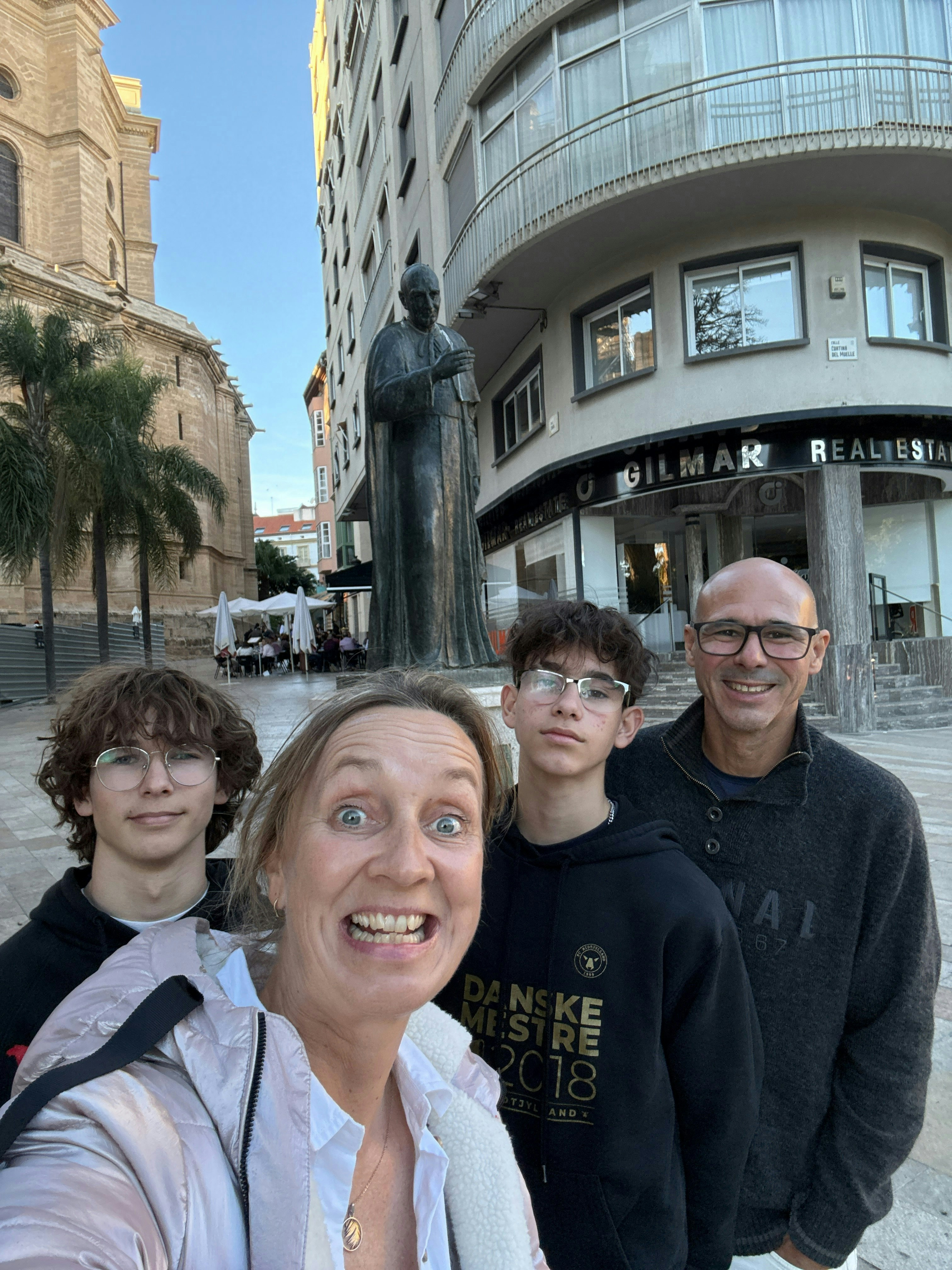 Murder Mystery: Solve the case in Málaga image 2