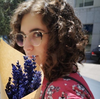 Júlia Rocha, quest creator on Questo